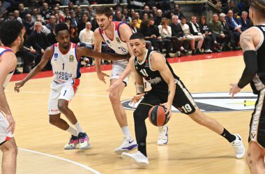 Iffe Lundberg (Segafredo Virtus Bologna) Euroleague basketbol şampiyonası maçında. Segafredo Virtus Bologna - Bologna Anadolu Efes Istanbul - Bologna, 25 Kasım 2022, Paladozza Spor Sarayı - Fotoğraf: Michele Nucci / LiveMedi