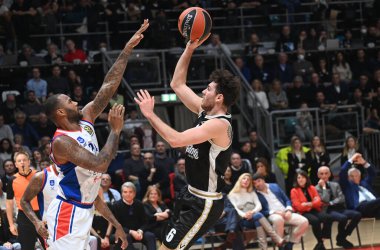 Euroleague basketbol şampiyonası maçında Alessandro Pajola (Segafredo Virtus Bologna) Segafredo Virtus Bologna - Bologna Anadolu Efes Istanbul - Bologna, 25 Kasım 2022, Paladozza Spor Sarayı - Fotoğraf: Michele Nucci / LiveMedi