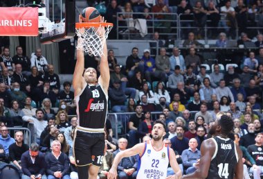 Iffe Lundberg (Segafredo Virtus Bologna) Euroleague basketbol şampiyonası maçında. Segafredo Virtus Bologna - Bologna Anadolu Efes Istanbul - Bologna, 25 Kasım 2022, Paladozza Spor Sarayı - Fotoğraf: Michele Nucci / LiveMedi