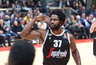 Semi Ojeleye (Segafredo Virtus Bologna) Euroleague basketbol şampiyonası maçında. Segafredo Virtus Bologna - Bologna Anadolu Efes Istanbul - Bologna, 25 Kasım 2022, Paladozza Spor Sarayı - Fotoğraf: Michele Nucci / LiveMedi