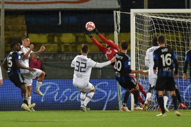 Alessandro Livieri (Pisa), 26 Kasım 2022 'de İtalya' nın Pisa kentinde oynanan AC Pisa vs Ternana Calcio maçında golünü kaydetti.