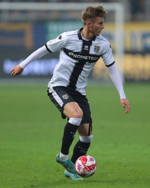 ADRIAN BENEDYCZAK (PARMA) İtalya 'nın Parma, İtalya' daki Ennio Tardini Stadyumu 'nda Parma Calcio-Modena FC maçında, 26 Kasım 2022 - Fotoğraf: Luca Amedeo Bizzarr