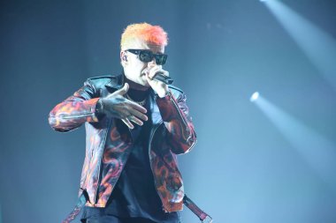 İtalyan şarkıcı / rapçi Salmo 