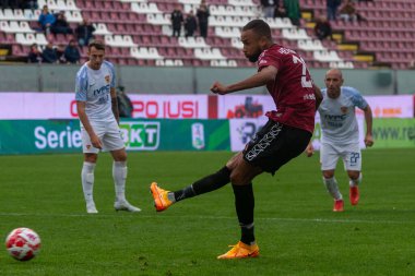 Hernani Azevedo Reggina, İtalya 'nın Reggio Calabria şehrindeki Oreste Granillo Stadyumu' nda oynanan İtalyan Serie B karşılaşmasında gol 1-0 geriledi.