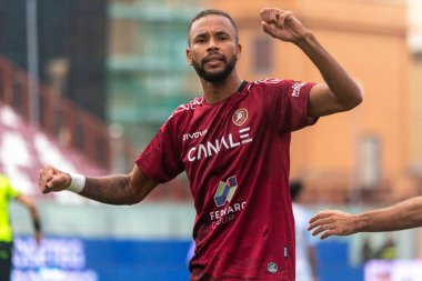 Hernani Azevedo Reggina, 27 Kasım 2022 'de İtalya' nın Reggio Calabria şehrindeki Oreste Granillo Stadyumu 'nda oynanan İtalyan Serie B karşılaşmasında gol 1-0' lık galibiyetini kutluyor.