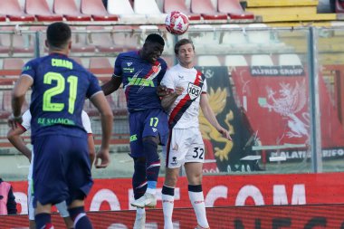 badelj milan (n.32 genoa cfc) paz yeferson (n.17 perugia calcio) İtalyan futbol takımı B maçında AC Perugia - Genoa CFC, Perugia 'daki Renato Curi Stadyumu, 27 Kasım 2022 - Loris Cerquiglin
