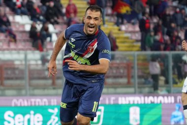 Santoro simone (n.25 Perugia calcio) İtalya 'nın başkenti Perugia' daki Renato Curi Stadyumu 'nda oynanan İtalya Serie B karşılaşmasında 1-0 sevinçle karşılandı.