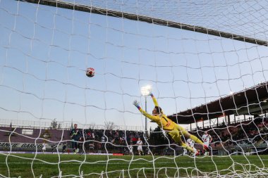 Santoro simone (n.25 Perugia calcio) İtalya Serie B karşılaşmasında 1-0 'lık bir gol atarak İtalya' nın Perugia kentindeki Renato Curi Stadyumu 'nda AC Perugia ile Cenova CFC karşılaşmasını izledi.