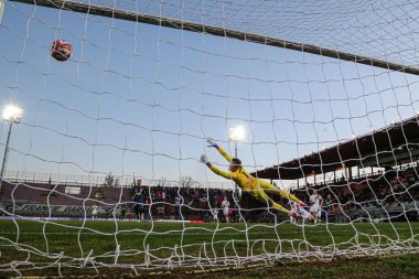 Santoro simone (n.25 Perugia calcio) İtalya Serie B karşılaşmasında 1-0 'lık bir gol atarak İtalya' nın Perugia kentindeki Renato Curi Stadyumu 'nda AC Perugia ile Cenova CFC karşılaşmasını izledi.
