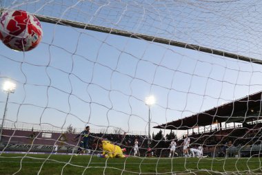 Santoro simone (n.25 Perugia calcio) İtalya Serie B karşılaşmasında 1-0 'lık bir gol atarak İtalya' nın Perugia kentindeki Renato Curi Stadyumu 'nda AC Perugia ile Cenova CFC karşılaşmasını izledi.