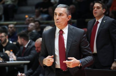 Sergio Scariolo (Segafredo Virtus Bologna 'nın koçu) İtalya basketbol şampiyonası maçında Segafredo Virtus Bologna - NBB Happy Casa Brindisi - Bologna, 27 Kasım 2022 - Paladozza Spor Sarayı - Fotoğraf: Michele Nucci / LiveMedi