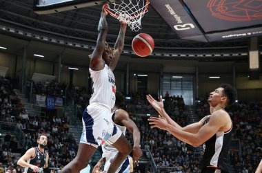 Dikembe Dixson (Mutlu Casa Brindisi) İtalya basketbol şampiyonası maçında Segafredo Virtus Bologna 'ya karşı. NBB Happy Casa Brindisi - Bologna, 27 Kasım 2022, Paladozza Spor Sarayı - Kredi: Michele Nucci / LiveMedi