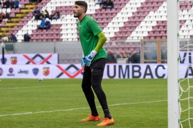 Ravaglia Federico Reggina İtalya Serie B karşılaşmasında ısınıyor. 1914-Benevento Calcio karşılaşması Reggio Calabria, İtalya 'da Oreste Granillo Stadyumu' nda, 27 Kasım 2022 - Fotoğraf: Valentina Giannetton