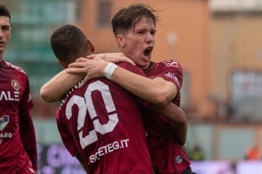 Hernani Azevedo Reggina, 27 Kasım 2022 'de İtalya' nın Reggio Calabria şehrindeki Oreste Granillo Stadyumu 'nda oynanan İtalyan Serie B karşılaşmasında gol 1-0' lık galibiyetini kutluyor.