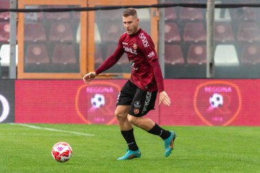 Gagliolo Riccardo Reggina İtalya Serie B maçında topu taşıyor Reggina 1914 - Benevento Calcio maçı Reggio Calabria, İtalya 'daki Oreste Granillo Stadyumu' nda, 27 Kasım 2022 - Fotoğraf: Valentina Giannetton