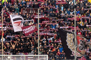 Reggina taraftarları İtalyan futbol takımı B maçında Reggina 1914 'te Benevento Calcio' ya karşı Reggio Calabria, İtalya 'daki Oreste Granillo Stadyumu' nda oynadılar.