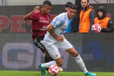 Hamza El Kaouakibi Benevento, Rigoberto Rivas Reggina 'nın İtalya Serie B maçı sırasında Benevento Calcio' ya karşı oynadığı Reggio Calabria, İtalya 'daki Oreste Granillo Stadyumu' nda 27 Kasım 2022 - Fotoğraf: Valentina Giannetton