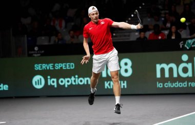 Denis Shapovalov (CAN) 27 Kasım 2022 'de Malaga, İspanya' daki Palacio De Deportes Jose Martin Carpena 'da Tenis Uluslararası Şampiyonası Coppa Davis - Final - Kanada' ya karşı Avustralya