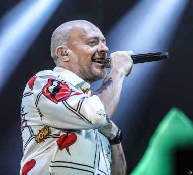 Max Pezzali İtalyan şarkıcı Max Pezzali - Max 30 Nei Palasport Assago Mediolanum Forum 'da (Milan), İtalya, 29 Kasım 2022 - Fotoğraf: Roberto Salem