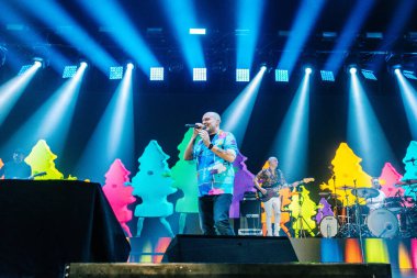 Max Pezzali İtalyan şarkıcı Max Pezzali - Max30 Nei Palasport Assago Mediolanum Forum 'da - Milan, İtalya, 30 Kasım 2022 - Fotoğraf: Rossella Mel