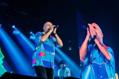 Max Pezzali İtalyan şarkıcı Max Pezzali - Max30 Nei Palasport Assago Mediolanum Forum 'da - Milan, İtalya, 30 Kasım 2022 - Fotoğraf: Rossella Mel