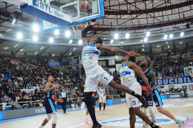 İtalyan Basketbol Şampiyonası sırasında OLYMPUS DIGITAL CAMERA Germani Brescia vs GeVi Napoli Basket Palaleonessa A2A, İtalya, 4 Aralık 2022 - Fotoğraf: Savino Paolell