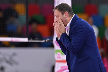 Massimo Bellano (Il Bisonte Firenze 'nin baş antrenörü) İtalyan Serie A1 Kadınlar karşılaşmasında Il Bisonte Firenze ile TrasportiPesanti Casalmaggiore, Floransa' da, İtalya 'da Pala Wanny' de, 2004 Aralık 2022 - Fotoğraf: Lisa Guglielm