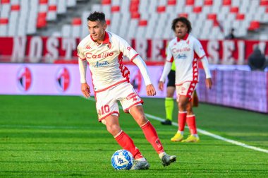 Bari 'den Montero Ruben Botta İtalya' nın Serie B maçında SSC Bari-AC Pisa maçı sırasında İtalya 'nın Bari kentindeki San Nicola stadyumunda oynandı.