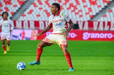 Bari 'den Michael Folorunsho İtalyan futbol takımı B maçında SSC Bari-AC Pisa maçında Bari, İtalya' daki San Nicola stadyumunda, 4 Aralık 2022 - Fotoğraf: Fabio Fagiolin