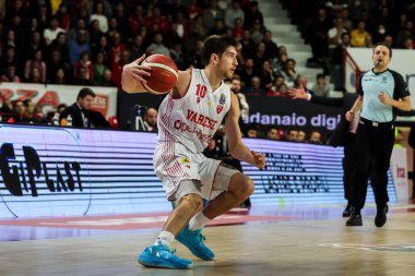 Pallacanestro 'dan Giovanni De Nicolao # 10 numara Varese OpenJobMetis, LBA Lega Basket A 2022 / 23 sezonluk OpenJobMetis Varese ve Virtus Segafredo Bologna arasında oynanan Enerxenia Arena, Varese, İtalya - Kredi: 