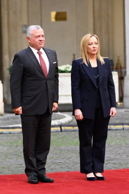 ROME, ITALY - Aralık 05: İtalya Başbakanı Giorgia Meloni, 5 Aralık 2022 tarihinde İtalya 'nın başkenti Roma' da gerçekleşen görüşme öncesinde Ürdün Kralı II. Abdullah bin Al-Hussein 'i karşıladı. & # xA; (Fotoğraf: Fabrizio Corradetti / Livemedia) - Fotoğraf: Fa