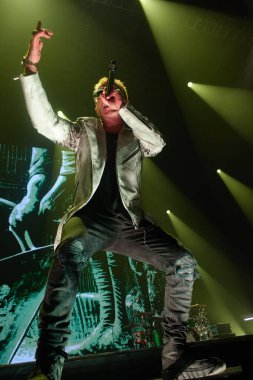 İtalyan şarkıcı Music Concert Salmo sırasında Salmo - Eboli, İtalya 'daki Palasele' de düzenlenen Flop Tour 2022, Fotoğraf: Melania Lucian