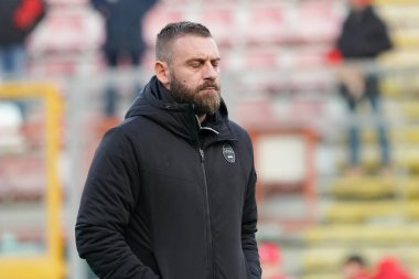 İtalya 'nın Perugia kentindeki Renato Curi Stadyumu' nda oynanan İtalya Serie B karşılaşmasında (antrenör spal) Rossi daniele (antrenör spal) - Loris Cerquiglin