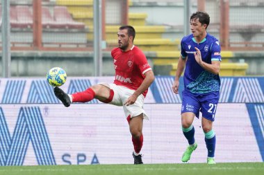 Olivieri Marco (n.11 Perugia calcio) v peda patryk (n.27 spal) İtalyan futbol serisi B maçında AC Perugia ile SPAL arasında Perugia Renato Curi Stadyumu 'nda, 8 Aralık 2022 - Fotoğraf: Loris Cerquiglin