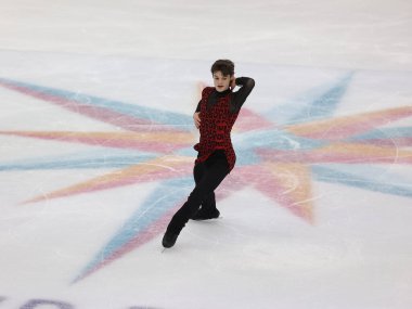 Lucas Broussard (Usa) İtalya 'nın Torino şehrinde düzenlenen 2022 ISU Buz Pateni Grand Prix finalleri sırasında İtalya' nın Torino şehrinde düzenlenen Artistik Patinaj Finali sırasında (Usa) - Fotoğraf: Valerio Orig