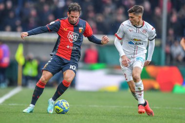 Mattia Aramu (Cenova) - İtalyan futbol takımı Serie B maçında Filippo Berra (Sud Tirol) Cenova CFC - FC Sudtirol maçı sırasında Cenova, İtalya 'daki Luigi Ferraris Stadyumu' nda oynandı.