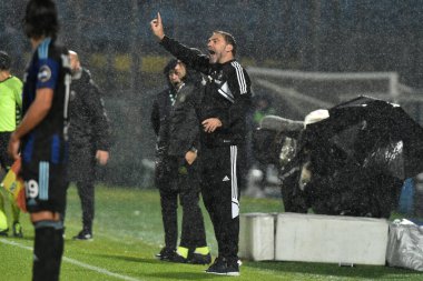 Pisa Luca D 'Angelo İtalya' nın Pisa şehrindeki Arena Garibaldi 'de oynanan AC Pisa vs Ascoli Calcio maçında teknik direktör olarak görev aldı.