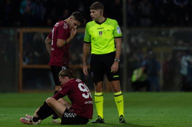 Francesco Cosso, İtalya 'nın Reggio Calabria kentindeki Stadio Granillo' da oynanan dostluk maçı sırasında serbest bırakıldı.