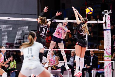 Aleksandra Frantti (TrasportiPesanti Casalmaggiore) voleybol sırasında İtalyan Serisi A1 Kadınlar TrasportiPesanti Casalmaggiore 'ye karşı e-work Busto Arsizio Casalmaggiore (CR), İtalya, 11 Aralık 2022 - Fotoğraf: Nicholas Russ Russ