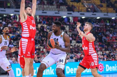 #Euroleague sırasında Virtus Segafredo Bologna 'dan 14 MOUHAMMADOU JAITEH, 12. Raund, Olympiacos Pire ve Virtus Segafredo Bologna arasında 9 Aralık 2022 tarihinde Atina, Yunanistan' da oynanan maç. - Fotoğraf: Stefanos Kyriazis / LiveM