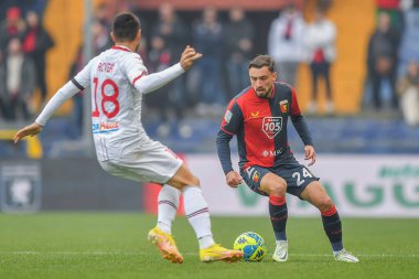 Matteo Rover (Sud Tirol) - İtalyan futbol takımı Serie B maçında Filip Wojciech Jagiello (Genoa) Cenova CFC - FC Sudtirol maçı sırasında İtalya 'nın Cenova kentinde bulunan Luigi Ferraris Stadyumu' nda oynandı.