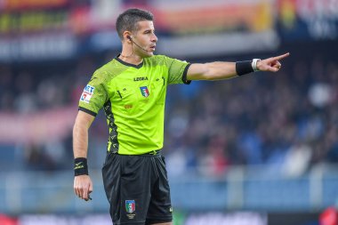 İtalyan futbol takımı Serie B maçında Antonio Giua 'nın Olbia' ya karşı oynadığı maçın hakemi Cenova CFC ile FC Sudtirol arasında Cenova, İtalya 'daki Luigi Ferraris Stadyumu' nda oynanan karşılaşma, 8 Aralık 2022 - Fotoğraf: Danilo Vig