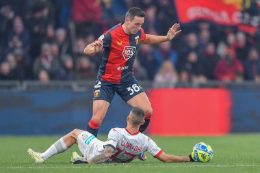 Daniele Casiraghi (Sud Tirol) - Silvan Hefti (Genoa) İtalya 'nın Ceneviz kenti Luigi Ferraris Stadyumu' nda oynanan Serie B karşılaşmasında Cenova CFC ile FC Sudtirol, 8 Aralık 2022