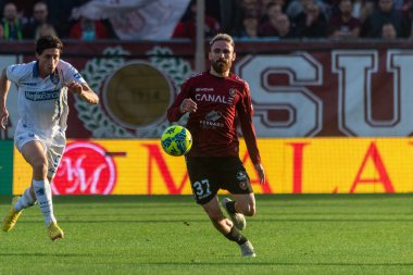 Zan Majer Reggina İtalya Serie B karşılaşmasında topu taşıyor Reggina 1914 'te Frosinone Calcio' ya karşı Reggio Calabria, İtalya 'daki Oreste Granillo stadyumunda, 8 Aralık 2022 - Fotoğraf: Valentina Giannetton