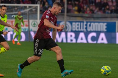 Gagliolo Riccardo Reggina İtalya Serie B karşılaşmasında topu taşıyor Reggina 1914 'te Frosinone Calcio' ya karşı Reggio Calabria, İtalya 'daki Oreste Granillo stadyumunda, 8 Aralık 2022 - Fotoğraf: Valentina Giannetton