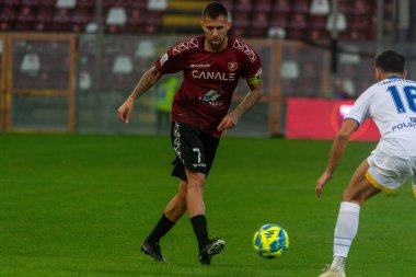 Menez Jeremy Reggina, İtalya 'nın Reggio Calabria şehrindeki Oreste Granillo Stadyumu' nda 1914 'te oynanan Reggina-Frosinone Calcio maçında çekildi.