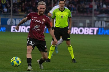 Majer Zan Reggina, İtalya 'nın Reggio Calabria şehrindeki Oreste Granillo Stadyumu' nda oynanan İtalyan Serie B maçı sırasında çekildi.