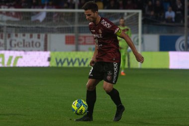 Crisetig Lorenzo Reggina İtalya Serie B maçı sırasında Reggina 1914-Frosinone Calcio maçında İtalya 'nın Reggio Calabria şehrindeki Oreste Granillo Stadyumu' nda oynamıştır.