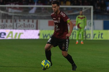Crisetig Lorenzo Reggina İtalya Serie B maçı sırasında Reggina 1914-Frosinone Calcio maçında İtalya 'nın Reggio Calabria şehrindeki Oreste Granillo Stadyumu' nda oynamıştır.