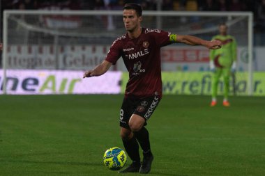 Crisetig Lorenzo Reggina İtalya Serie B maçı sırasında Reggina 1914-Frosinone Calcio maçında İtalya 'nın Reggio Calabria şehrindeki Oreste Granillo Stadyumu' nda oynamıştır.